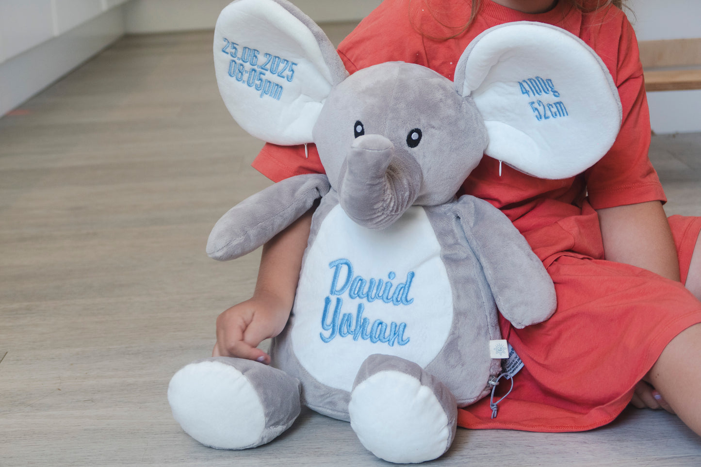 Stor bamse med navn og fødselsdata - Elefant
