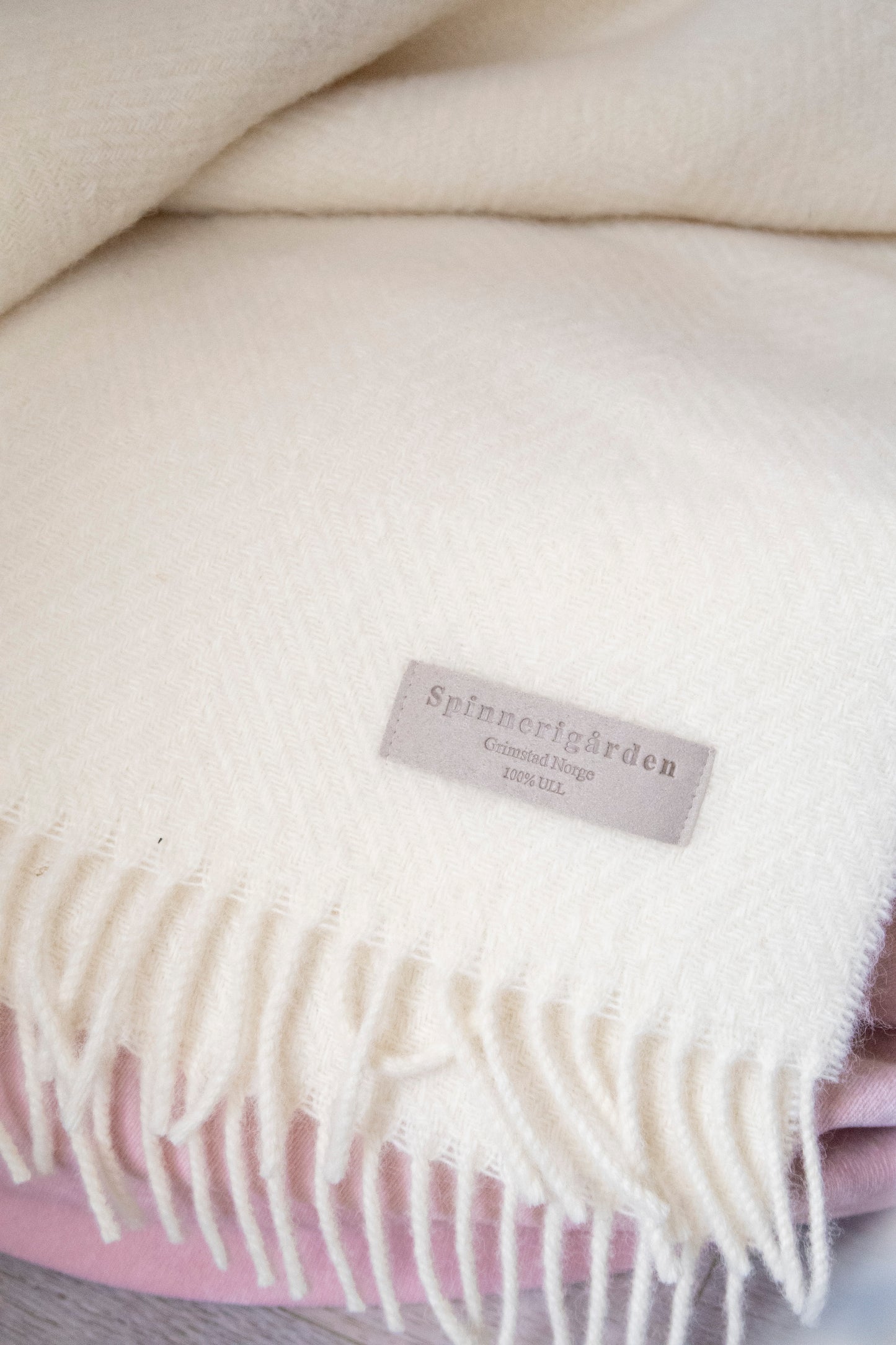 Personlige ullpledd fra Spinnerigården