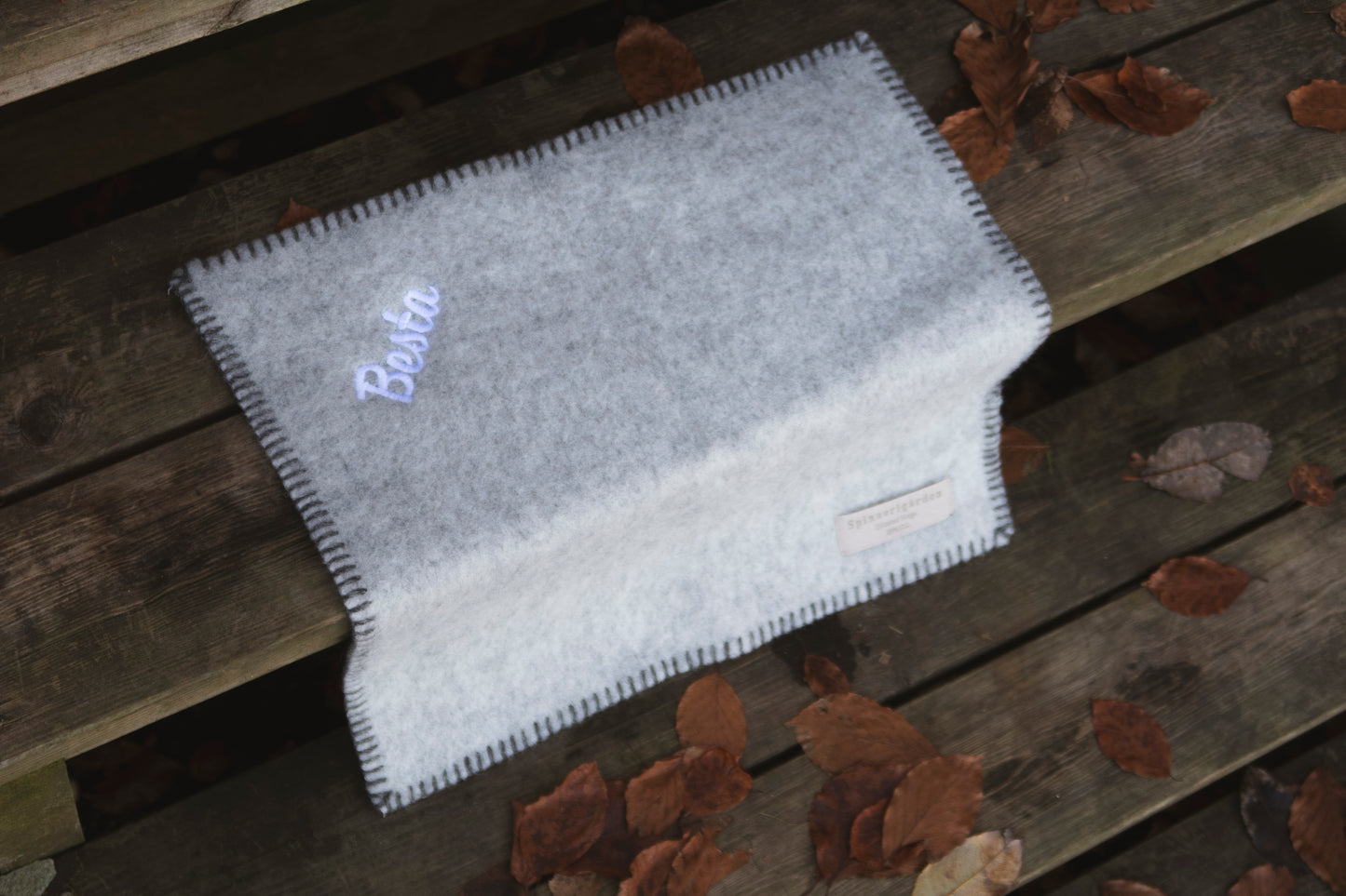 Sitteunderlag i 100% lamull fra Spinnerigården